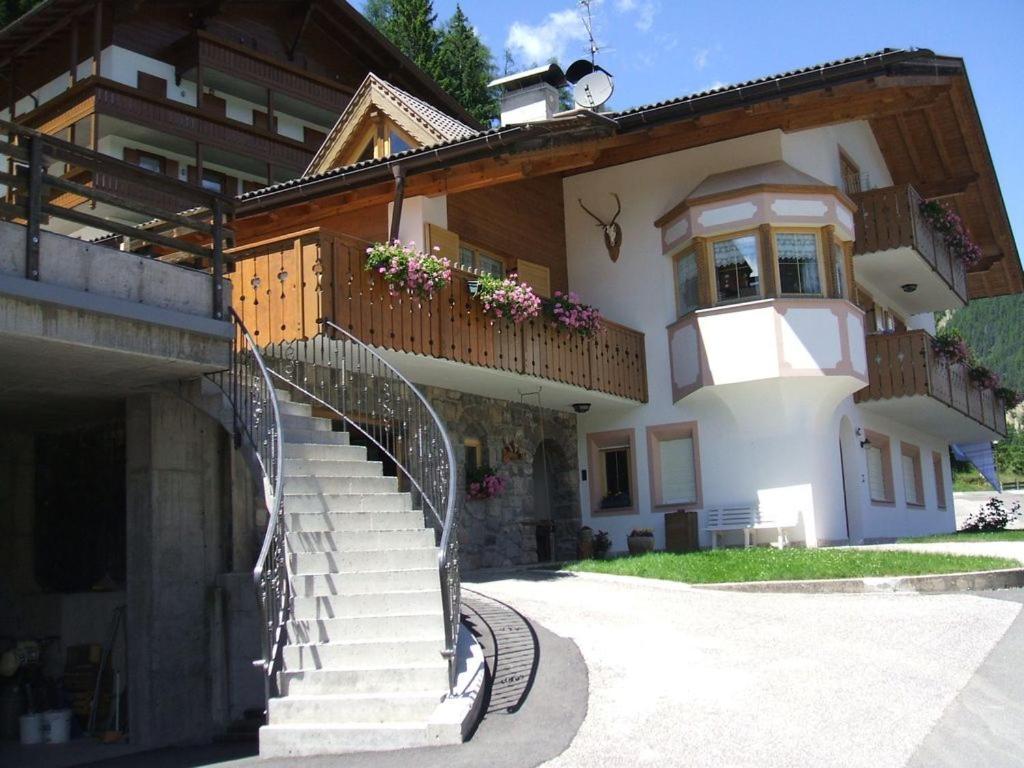 Villa Mazzel - Cima 12 Віго-ді-Фасса Екстер'єр фото